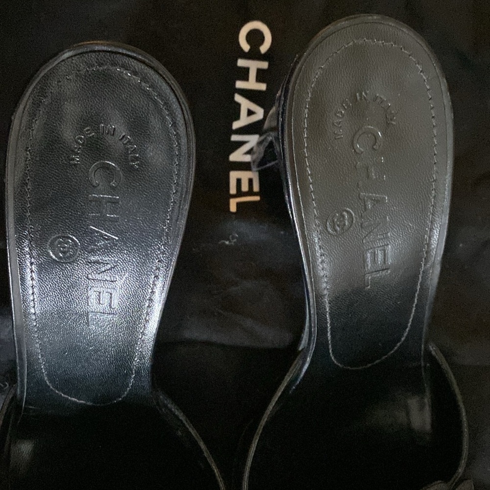Chanel black leather mules. Size 9. Euro size 39. In excellent condition. - Picture 7 of 11